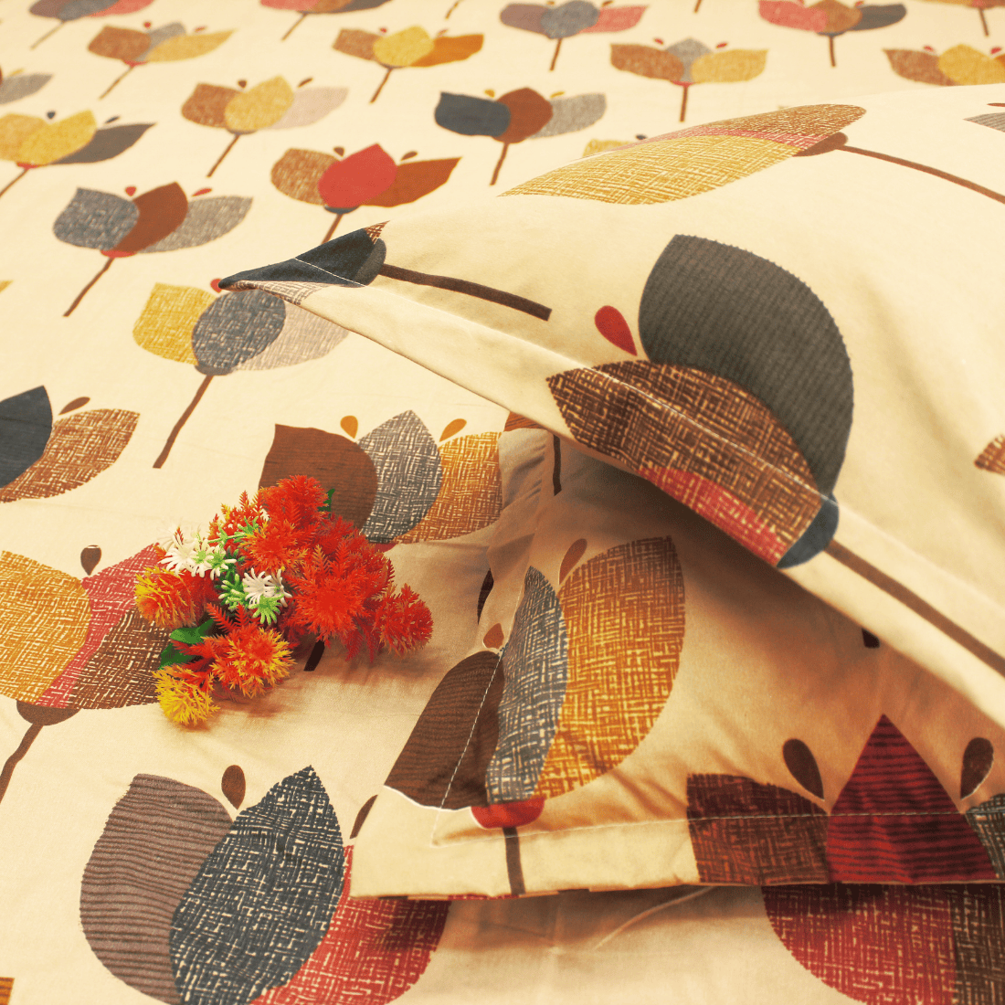 Stylish king size floral flat bedsheet with pillow covers