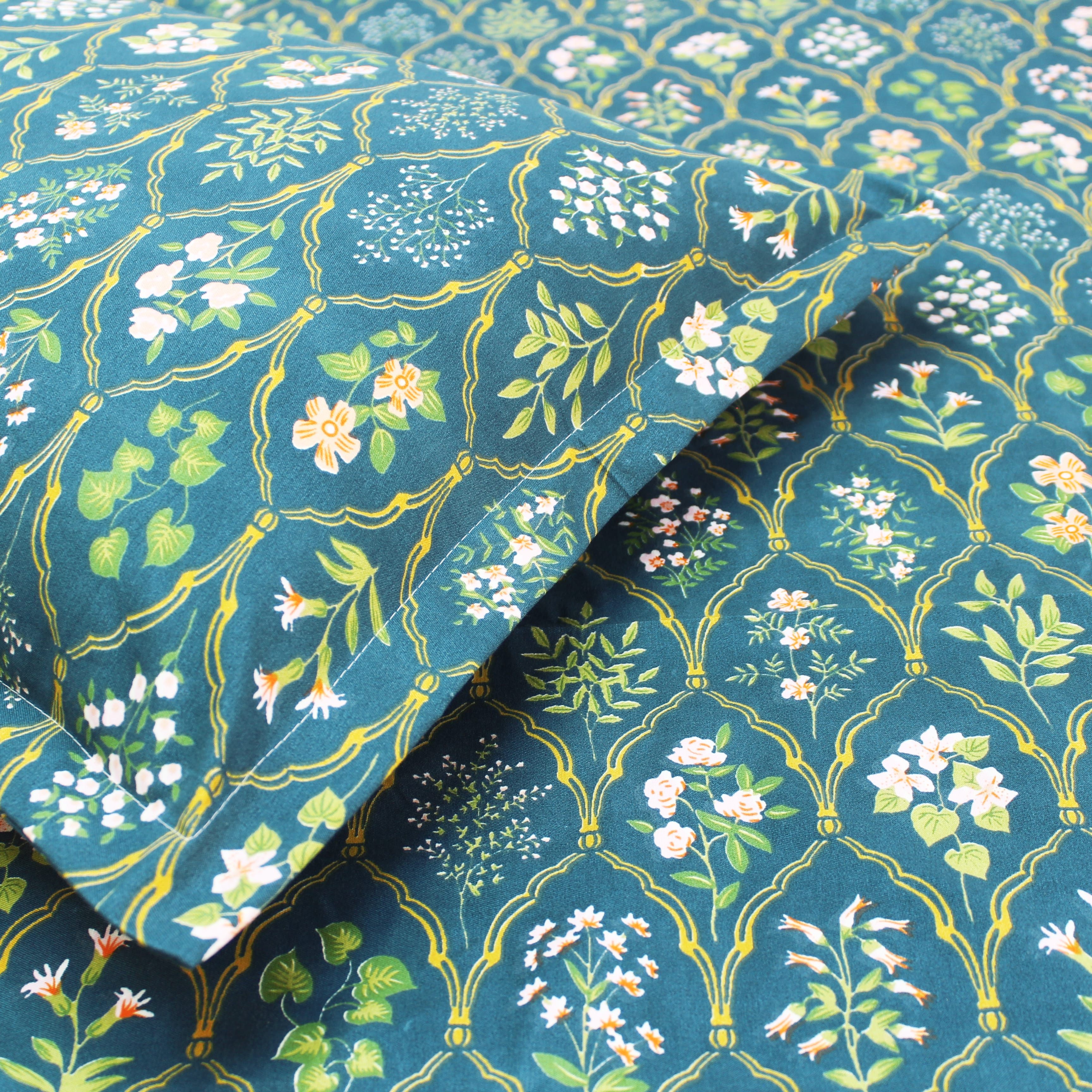 Close up king size floral 210 TC flat bedsheet with pillow covers