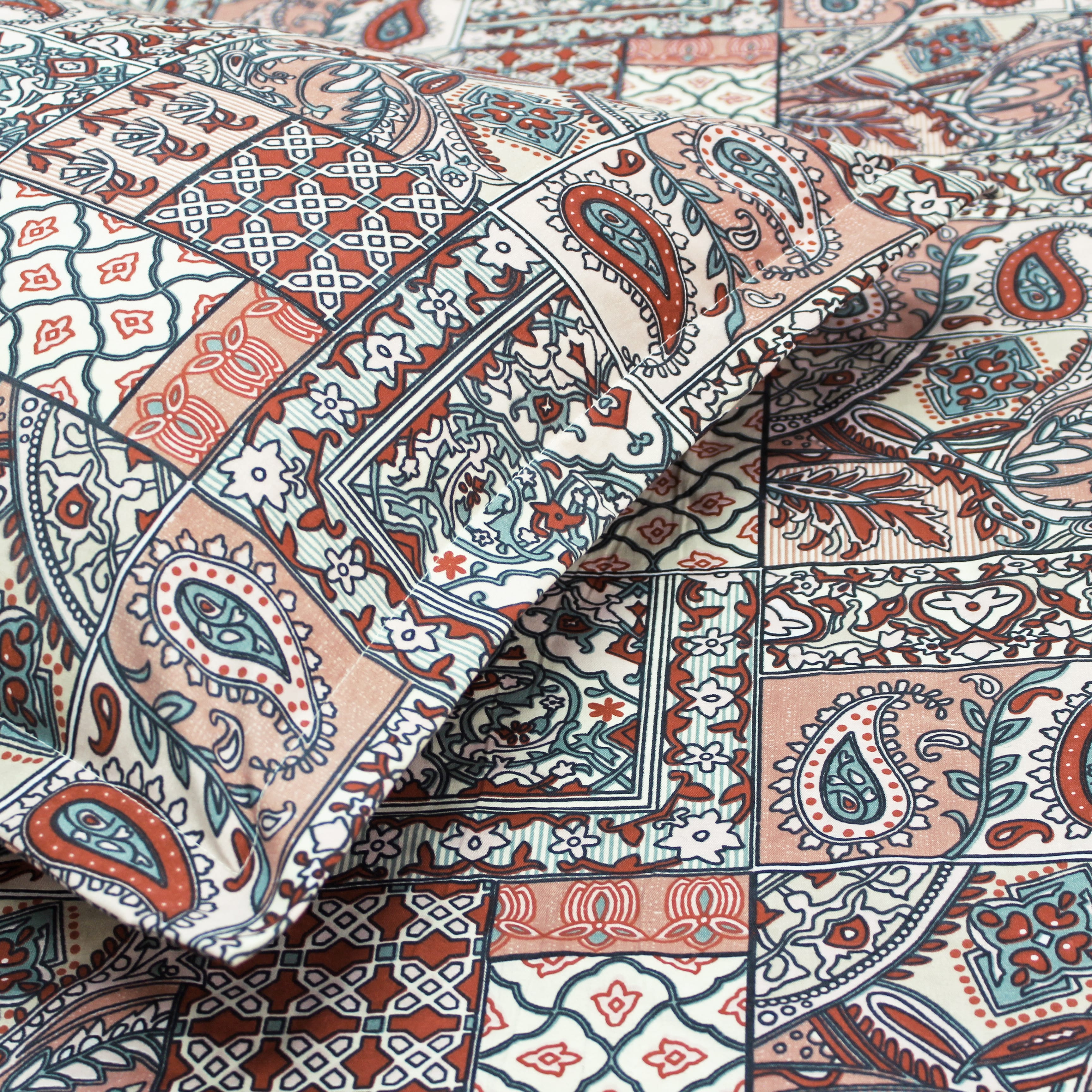 Close up Floral 210 TC Fitted bedsheet with Pillow Covers -  Multicolor