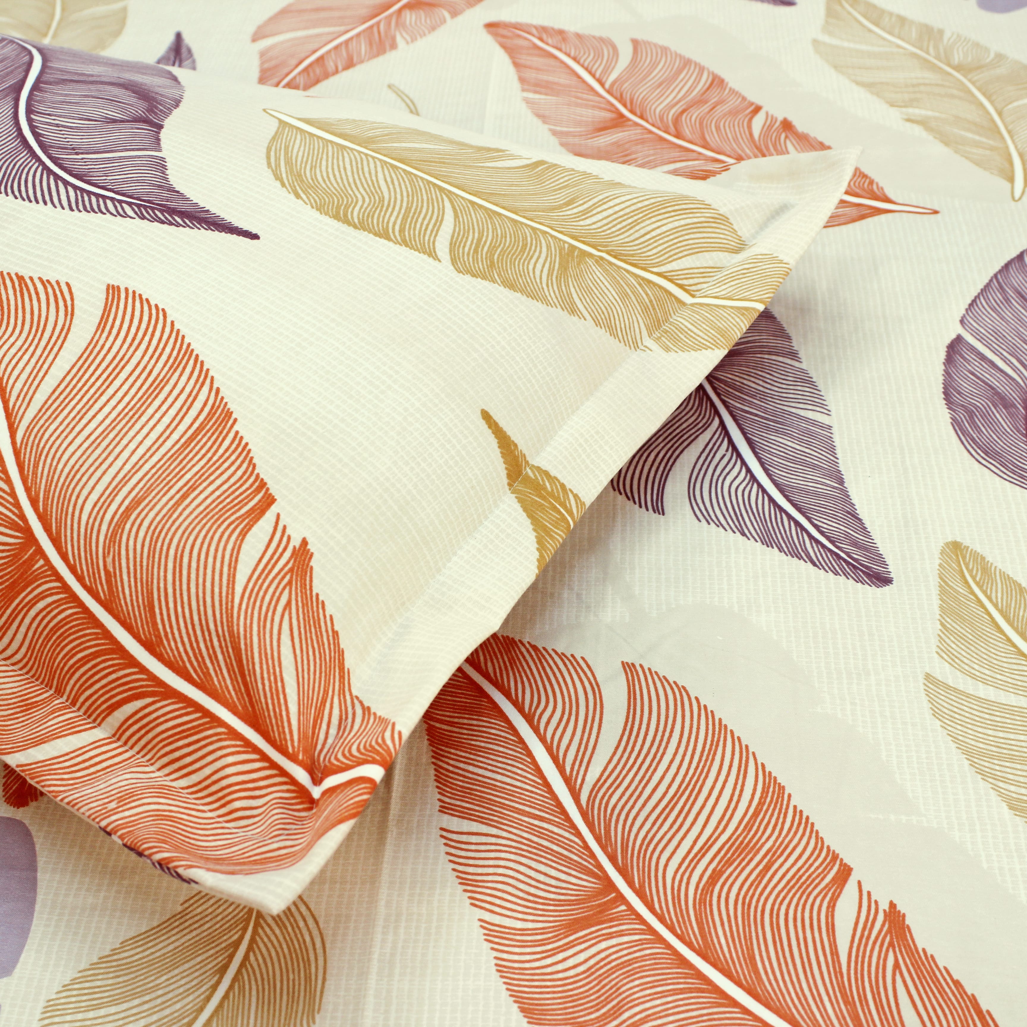 Close up Floral 210 TC Fitted bedsheet with Pillow Covers 