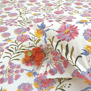 Floral 210 TC Fitted bedsheet with Pillow Covers - Magenta