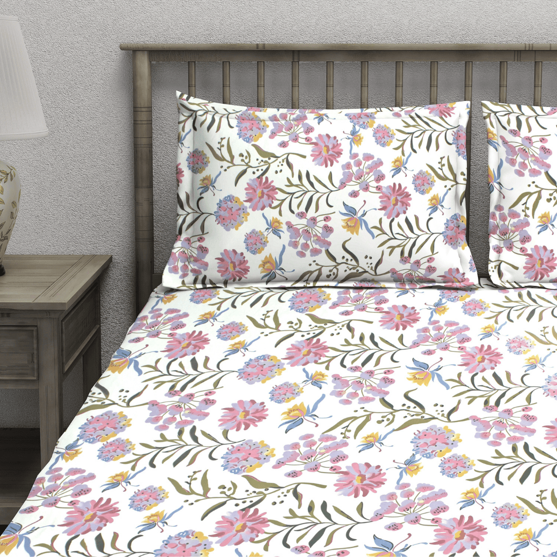 Close up Floral 210 TC Fitted bedsheet with Pillow Covers - Magenta