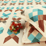 Geometrical Fitted Bedsheet With Pillow Covers Design