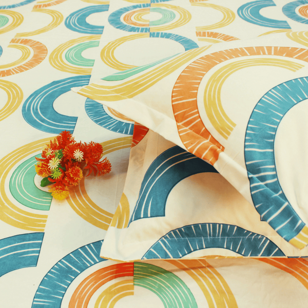 Geometrical bedsheet with matching pillow covers 
