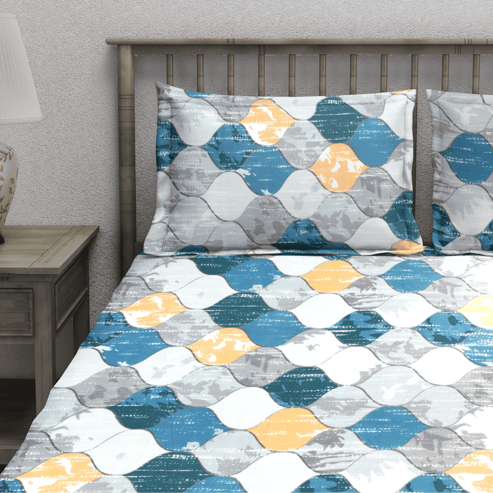 Geometric fitted bedsheet with pillow covers