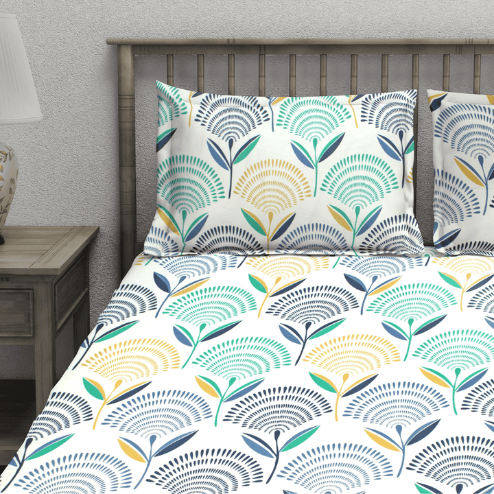 Multicolor geometric fitted bedsheet with pillow covers