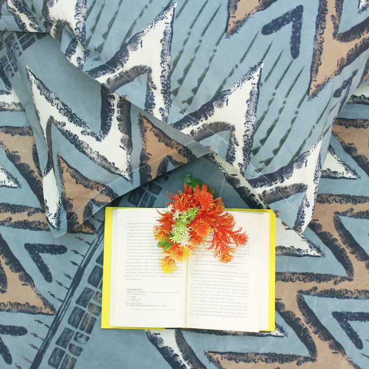 abstract printed cotton bedsheet with design