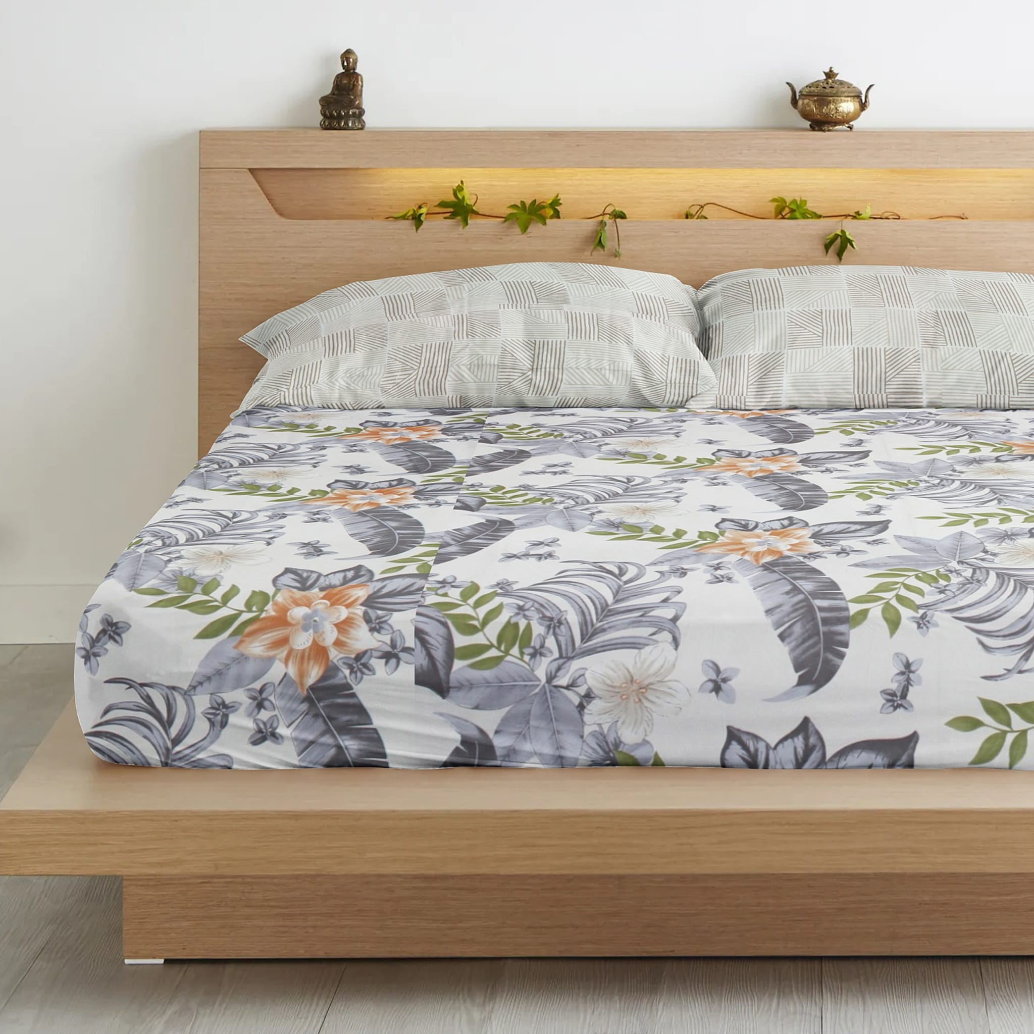 Floral Cotton Fitted Bedsheet(300 TC) -Multicolor online in India
