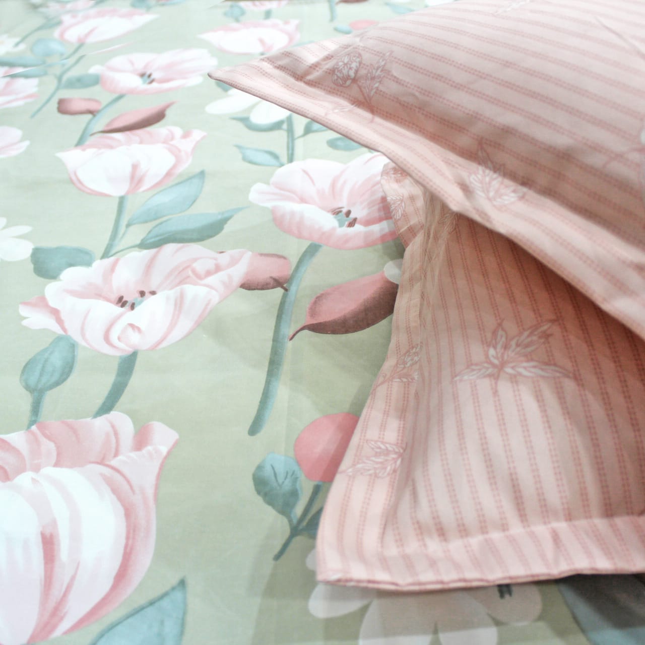 Floral Cotton Flat Bedsheet(300 TC) -Multicolor online in India