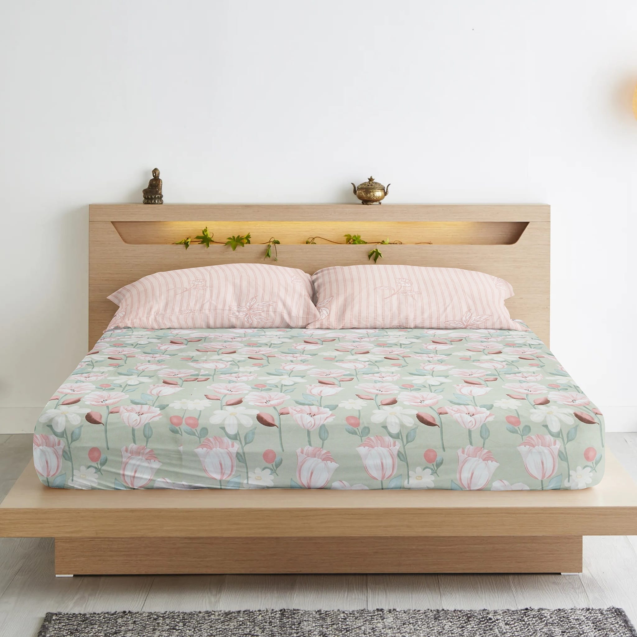 Soft Cotton Print 300 TC Fitted Bedsheet In Multicolor At Best Prices