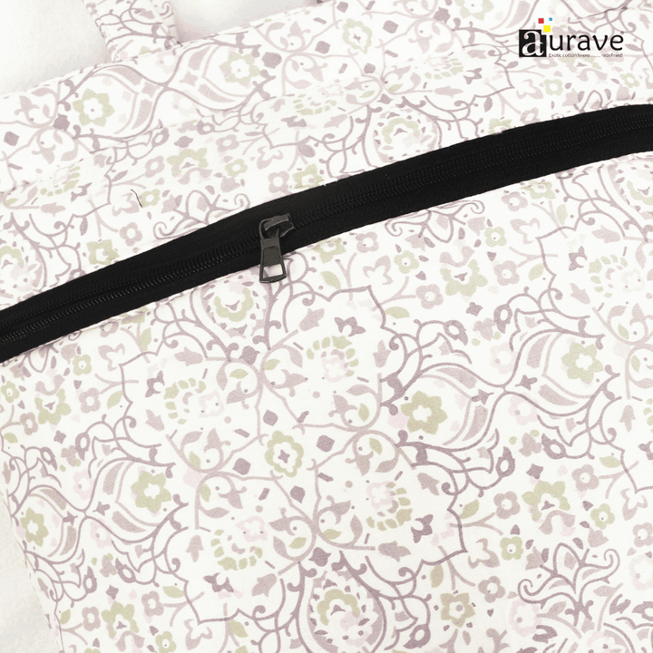 Shopper/Tote Bag with a black zipper 