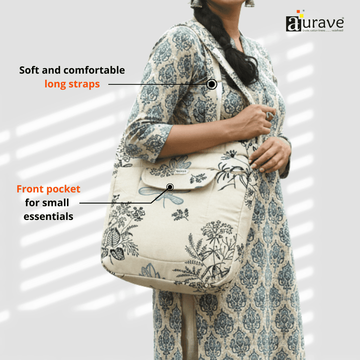 Woman holding a Shopper/Tote Bag Aqua