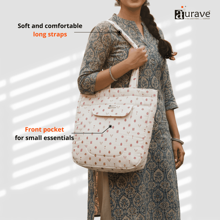 Woman holding a Shopper/Tote Bag Cream