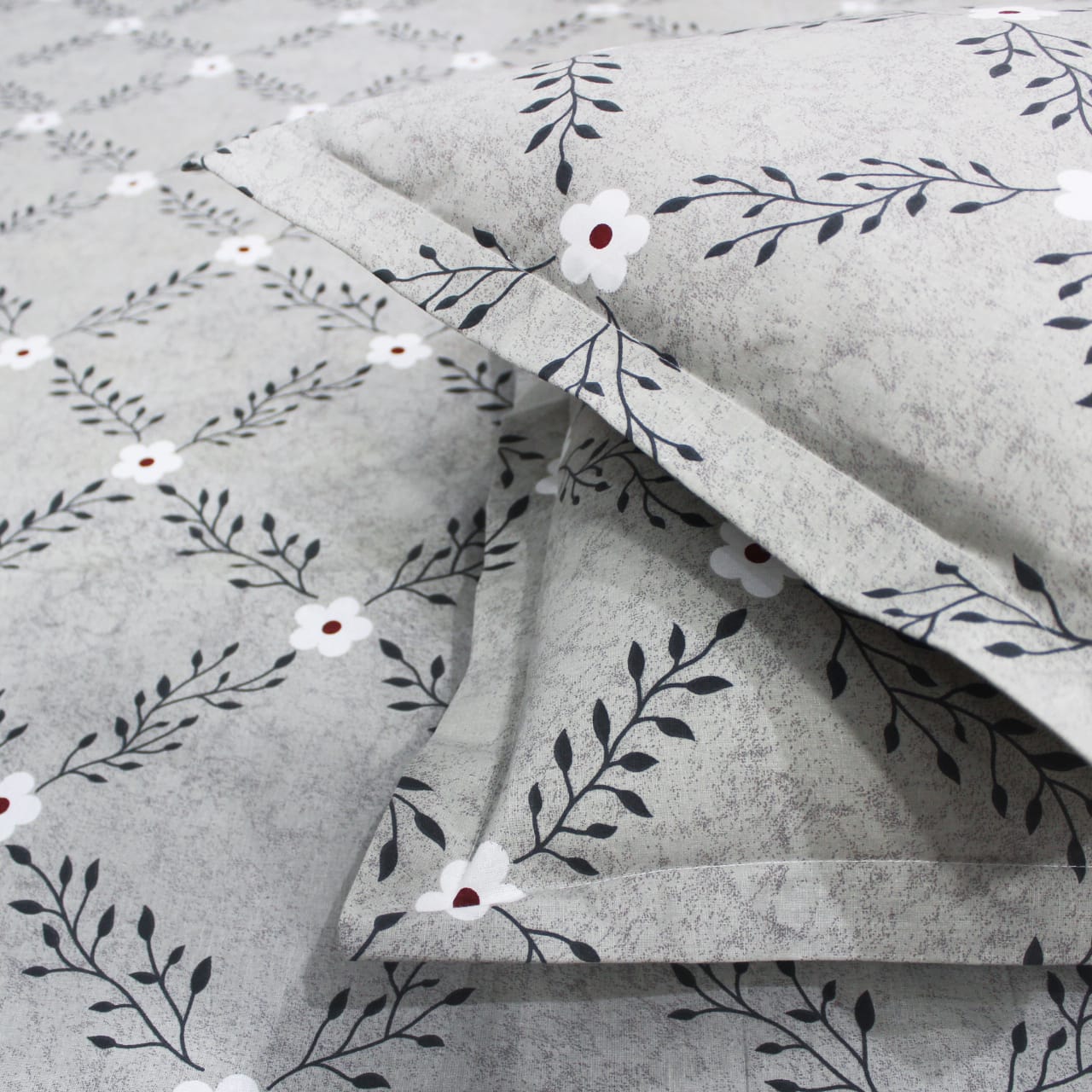  Soft Printed 144 TC Cotton Floral Fitted Bedsheet online In India