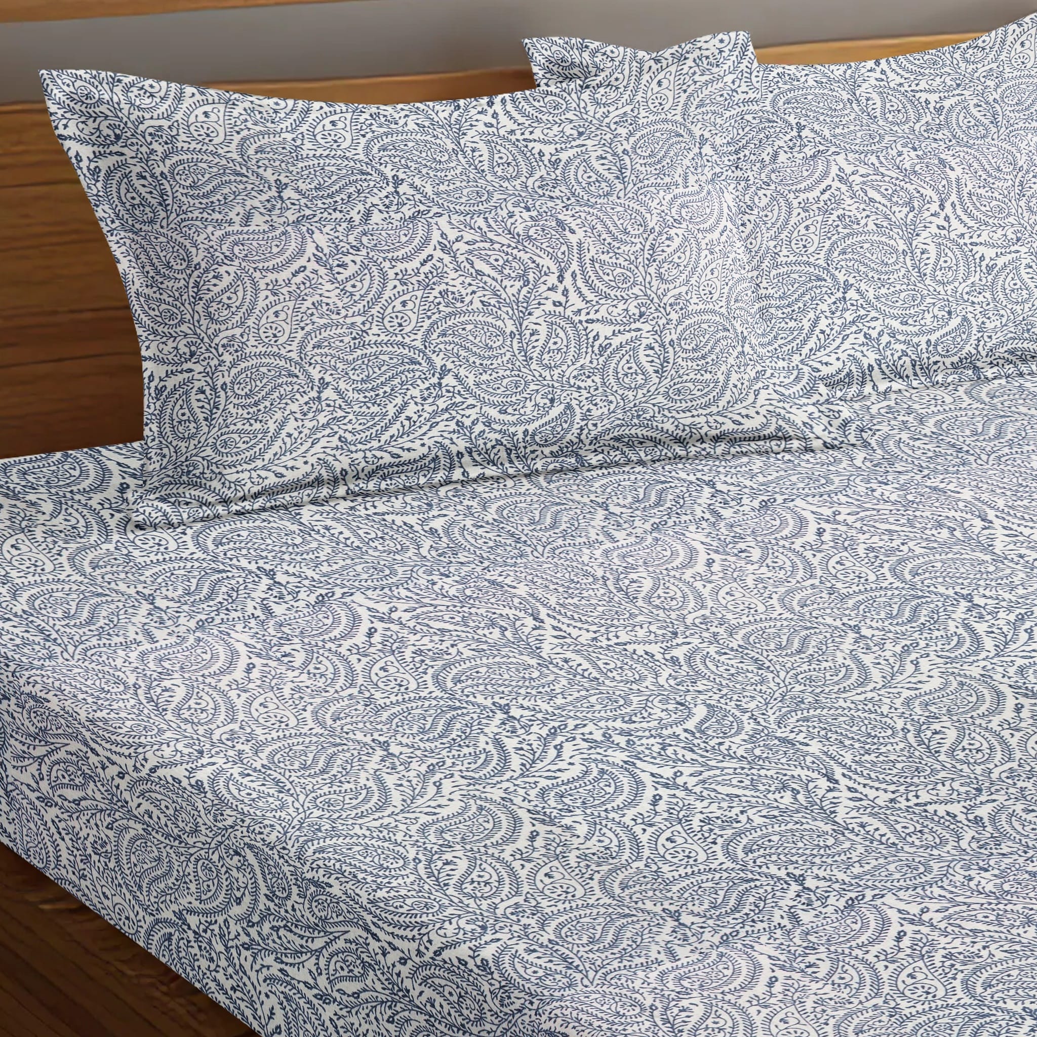 Stylish Blue Printed 144 TC Cotton Paisley Fitted Bedsheet At Best Price