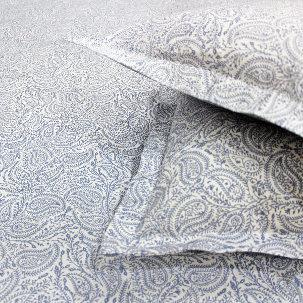 Stylish Blue Printed 144 TC Cotton Paisley Fitted Bedsheet At Best Price