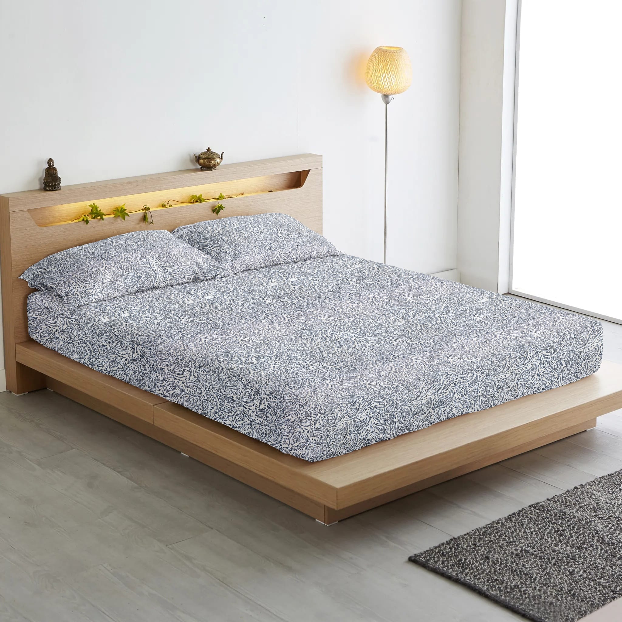 Stylish Blue Printed 144 TC Cotton Paisley Fitted Bedsheet At Best Price