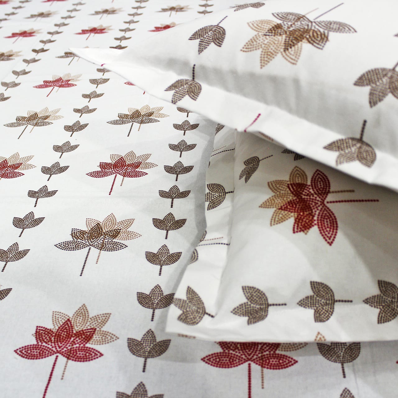Stylish Multicolor Printed 144 TC Cotton Floral Fitted Bedsheet At Best Price