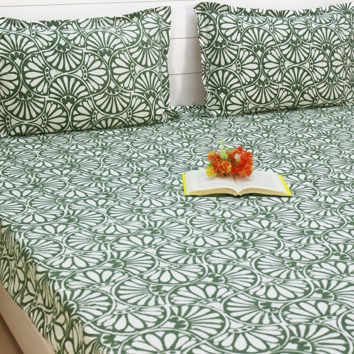 Printed Floral Cotton 144 TC Fitted Bedsheet with Pillow Covers - Green