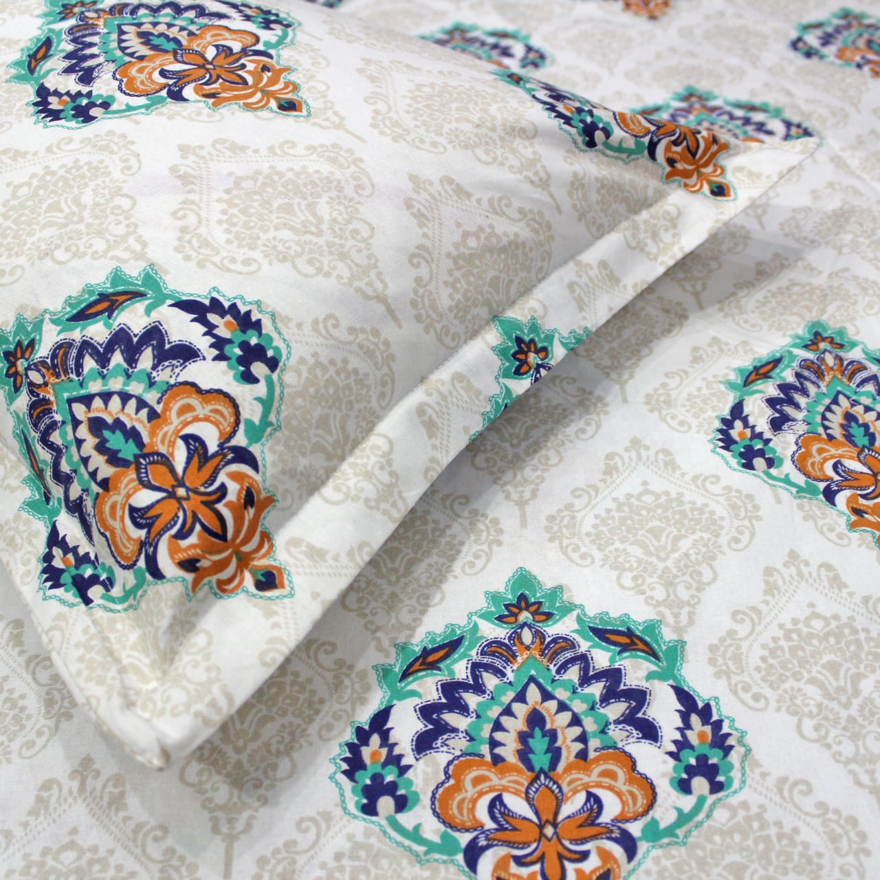 Close up Printed Damask Cotton 144 TC Fitted Bedsheet with Pillow Covers - Blue