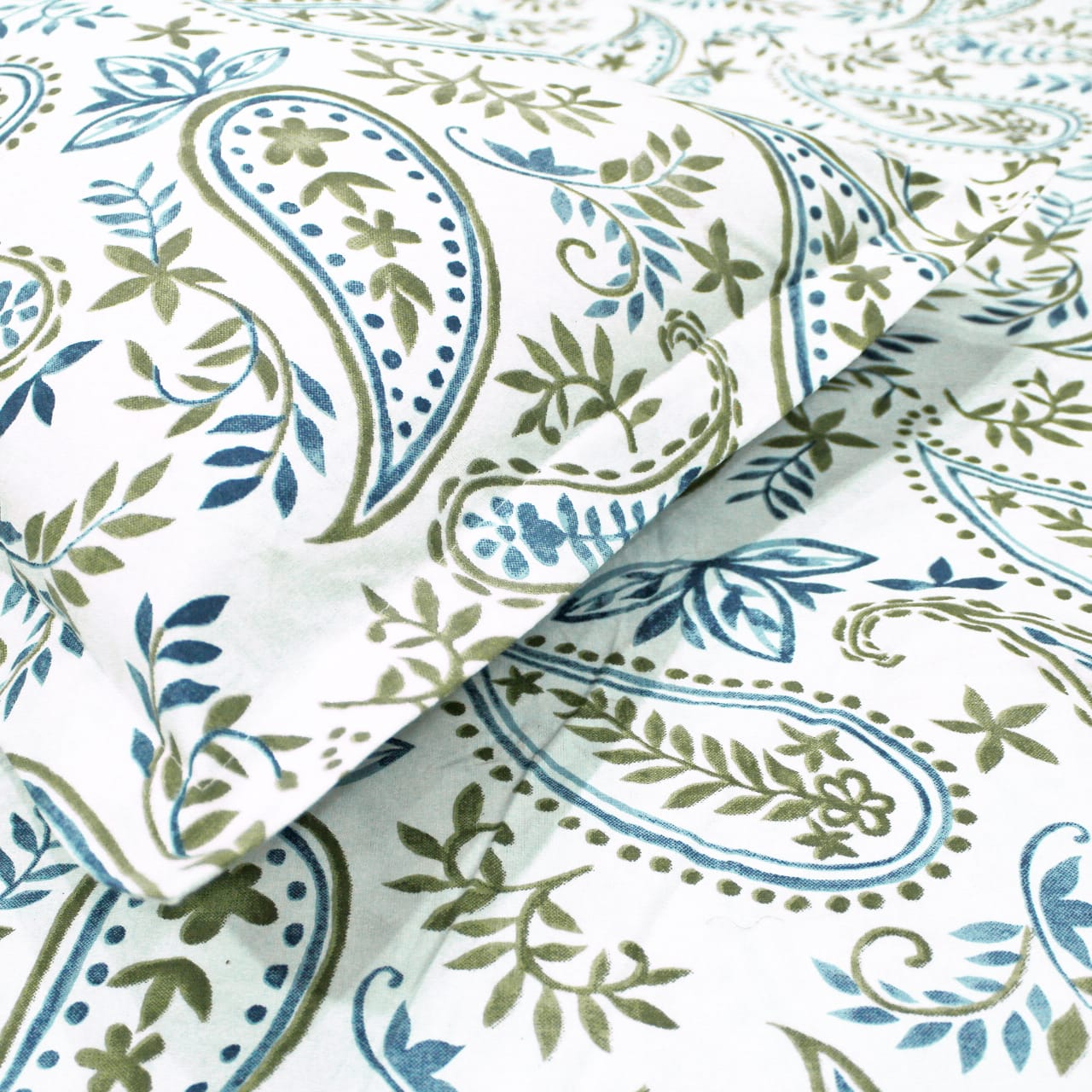Close up Printed Paisley Cotton 144 TC Fitted Bedsheet with Pillow Covers - Blue