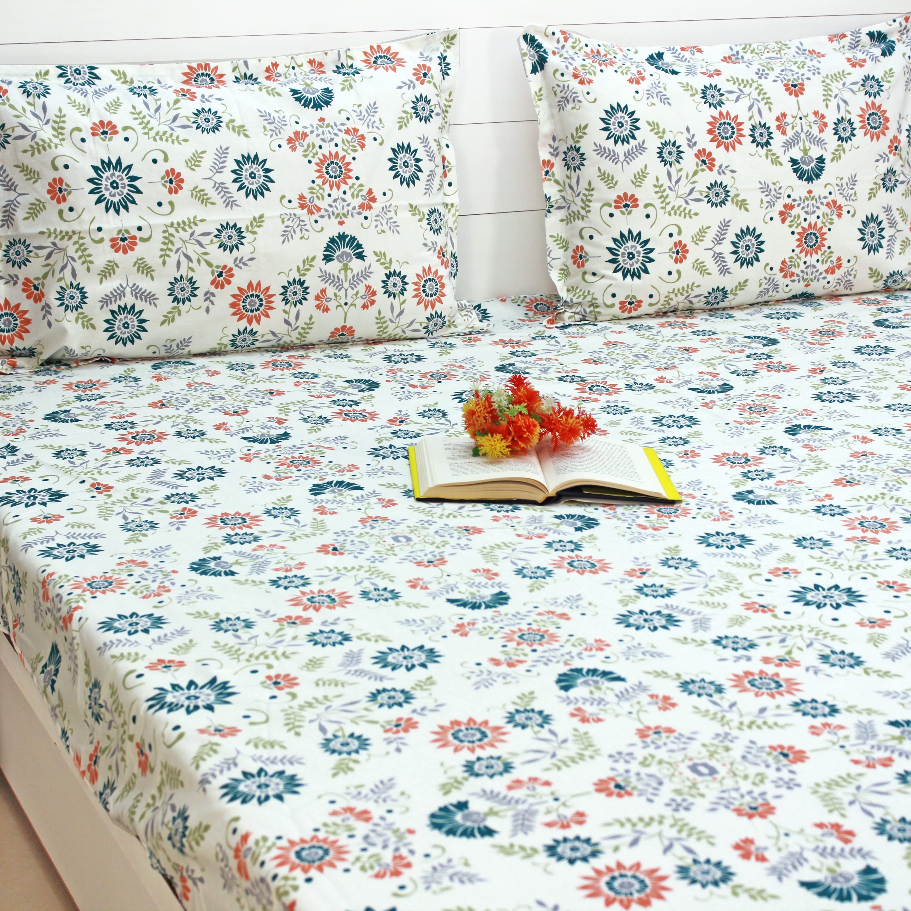 Printed Floral Cotton 144 TC Fitted Bedsheet with Pillow Covers - Green