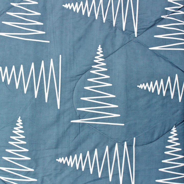 Close Up View Microfiber 150 GSM All Season Comforter/Quilt - Blue 