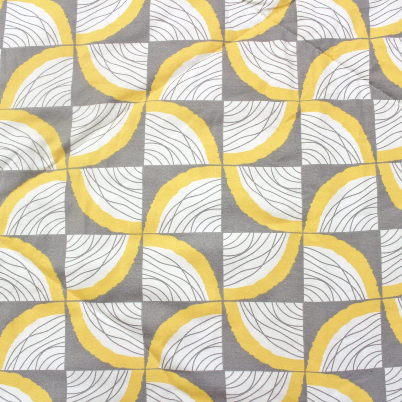 Close up Microfiber 150 GSM All Season Comforter/Quilt - Yellow