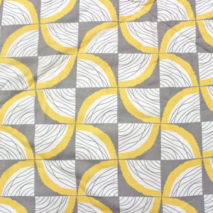 Close up Microfiber 150 GSM All Season Comforter/Quilt - Yellow