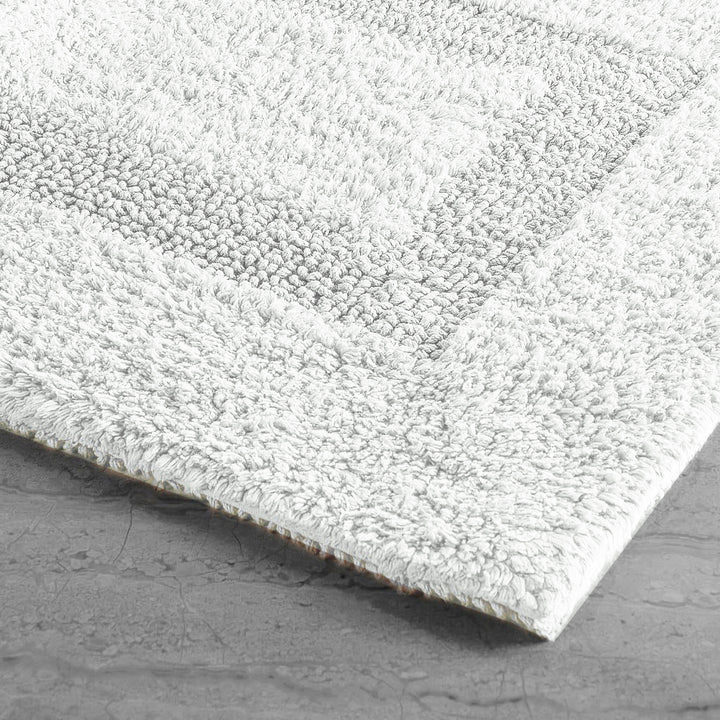 Close-up of AURAVE Luxury Reversible Cotton Bathmat, White