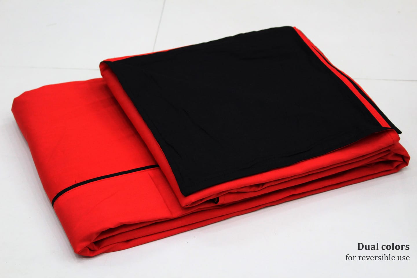Soft Plain 210 Mercerised Cotton Duvet Cover In Black & Red Online At Best Prices