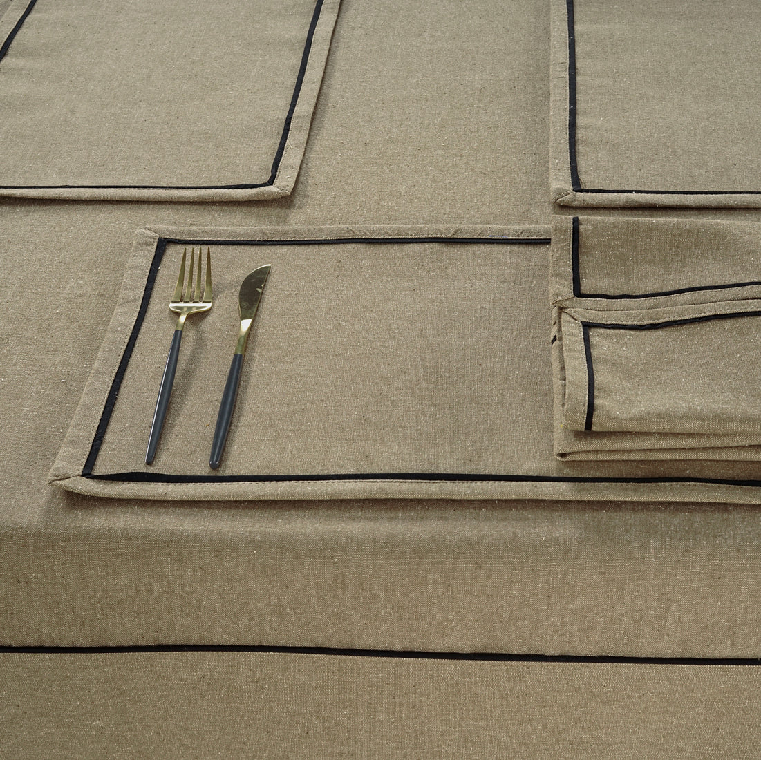 Comfortable Plain Virgo Woven Cotton Table Cover online In India