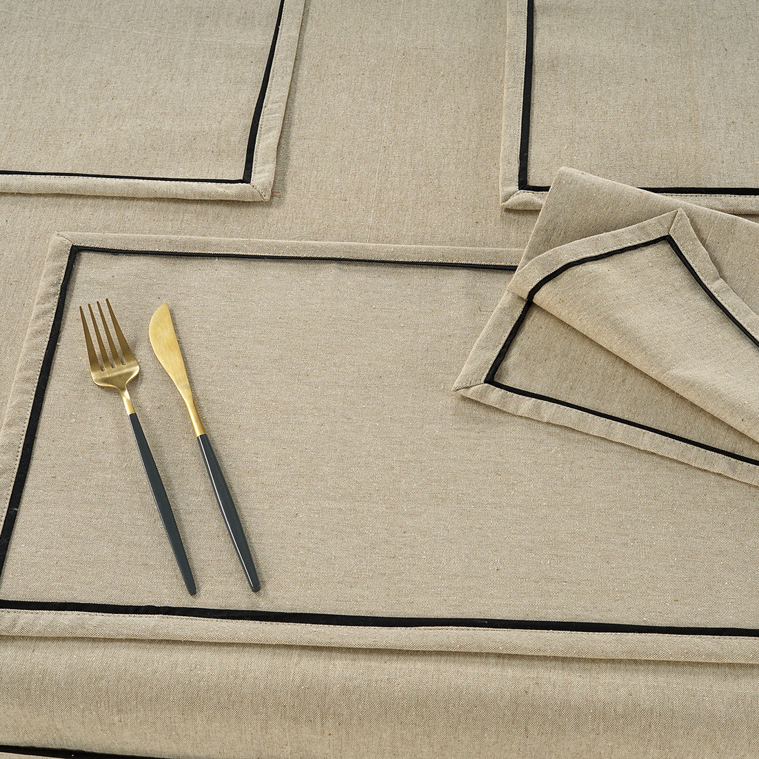 Comfortable Plain Virgo Woven Cotton Table Cover online In India