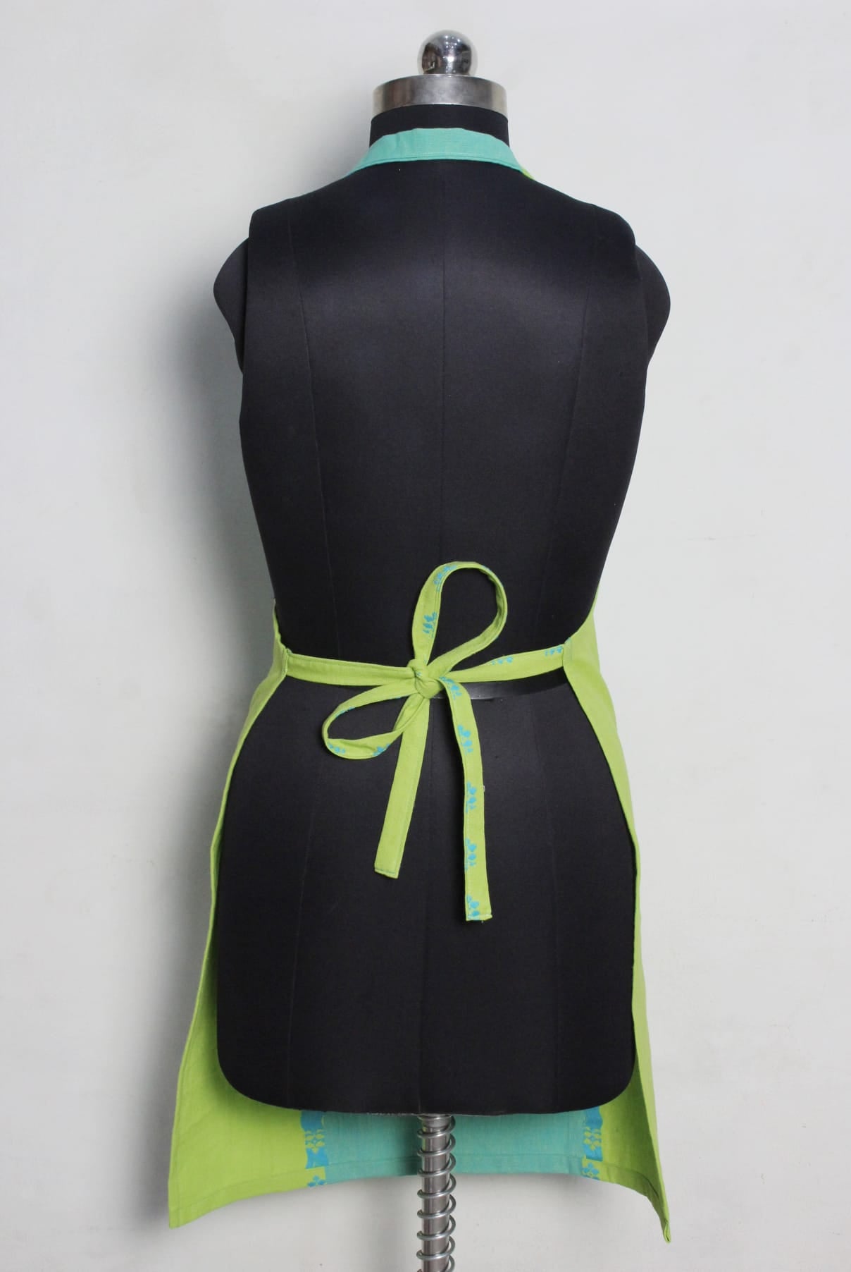 Alpha Green Floral Cotton Kitchen Apron(1 Pc) online in India