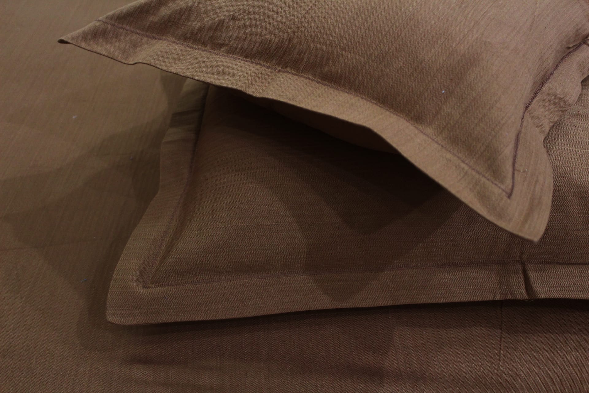 Soft Mercerized Cotton Texture Weave Cotton Fitted Bedsheet In Coffee Brown