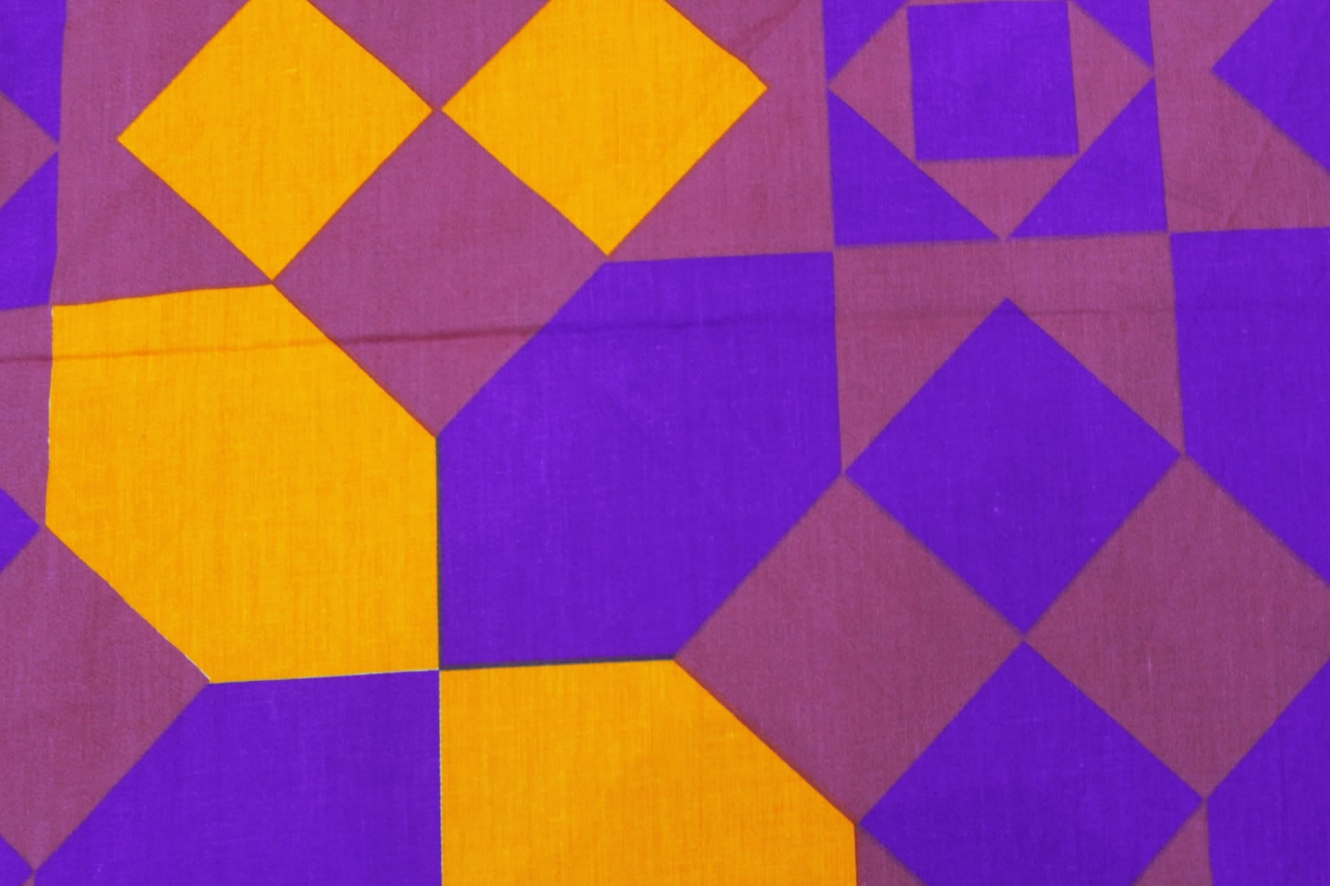 Soft Cotton Geometrical Print 250 TC Fitted Bedsheet In Purple At Best Prices