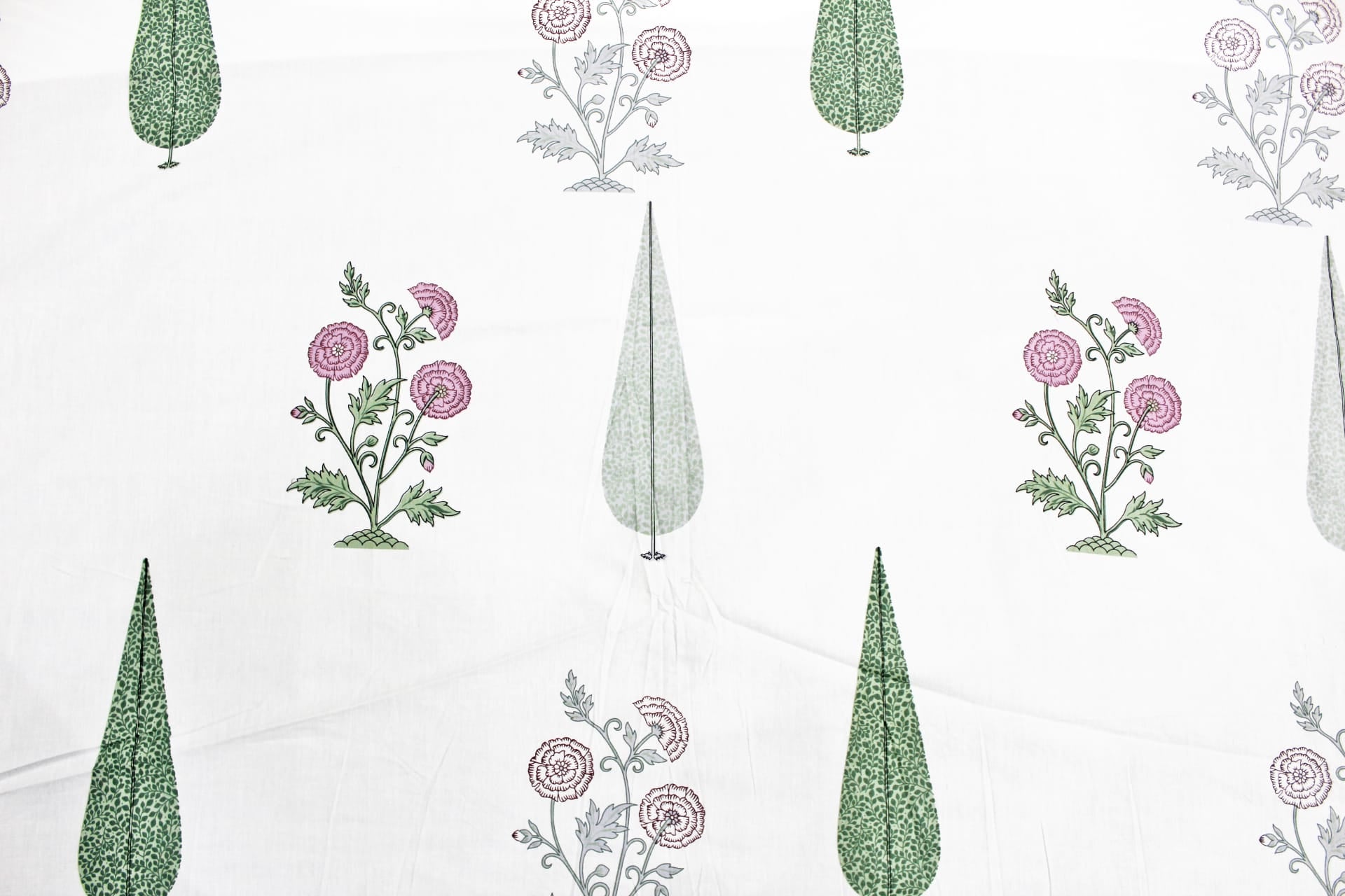 Soft cotton Floral print 250 TC fitted bedsheet in Magenta At Best Prices