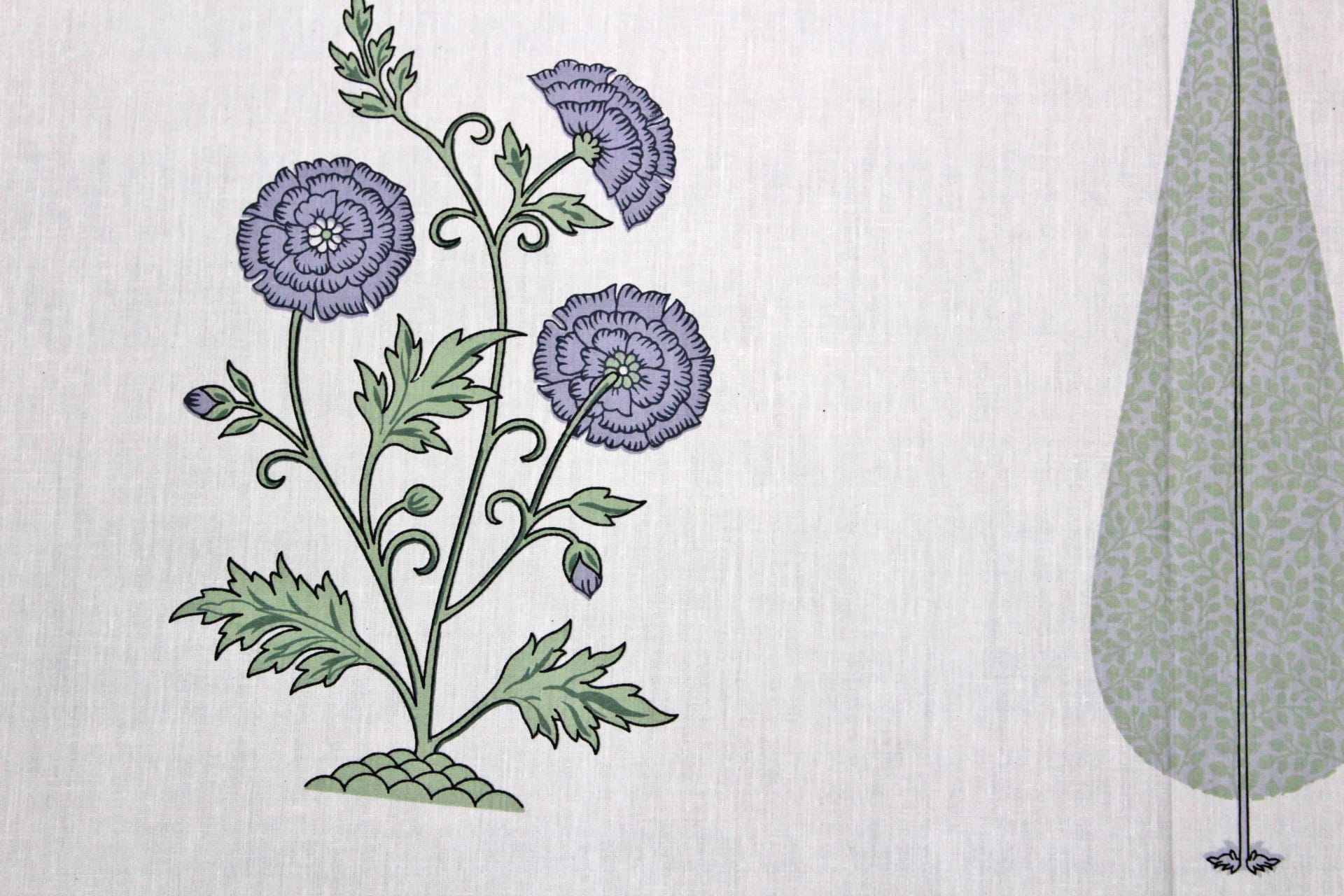 Soft cotton Floral print 250 TC fitted bedsheet in Purple At Online