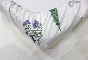Soft cotton Floral print 250 TC fitted bedsheet in Purple At Online