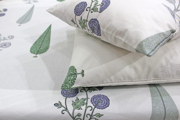Soft cotton Floral print 250 TC fitted bedsheet in Purple At Online