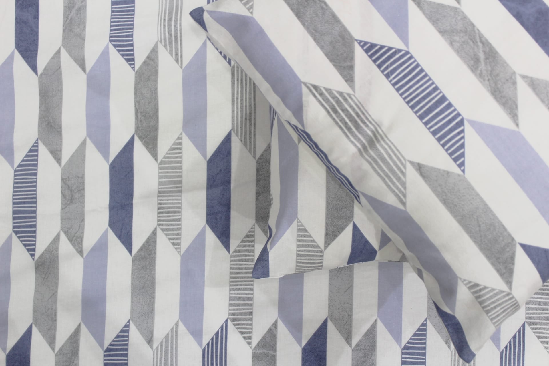 Soft Cotton Geometrical Print 250 TC Fitted Bedsheet In Blue Online In India