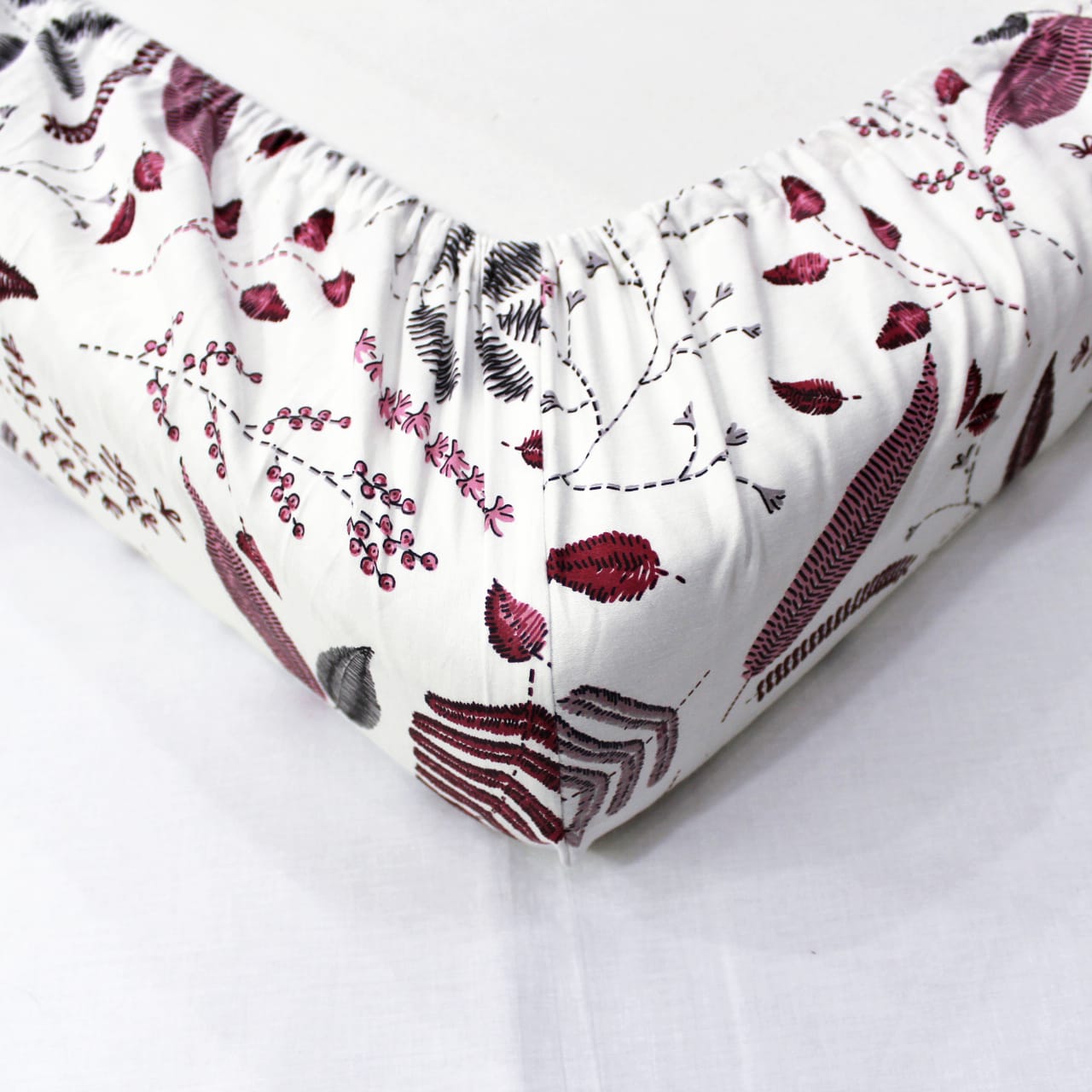 Soft Cotton Floral Print 250 TC Fitted Bedsheet In Burgundy Online In India
