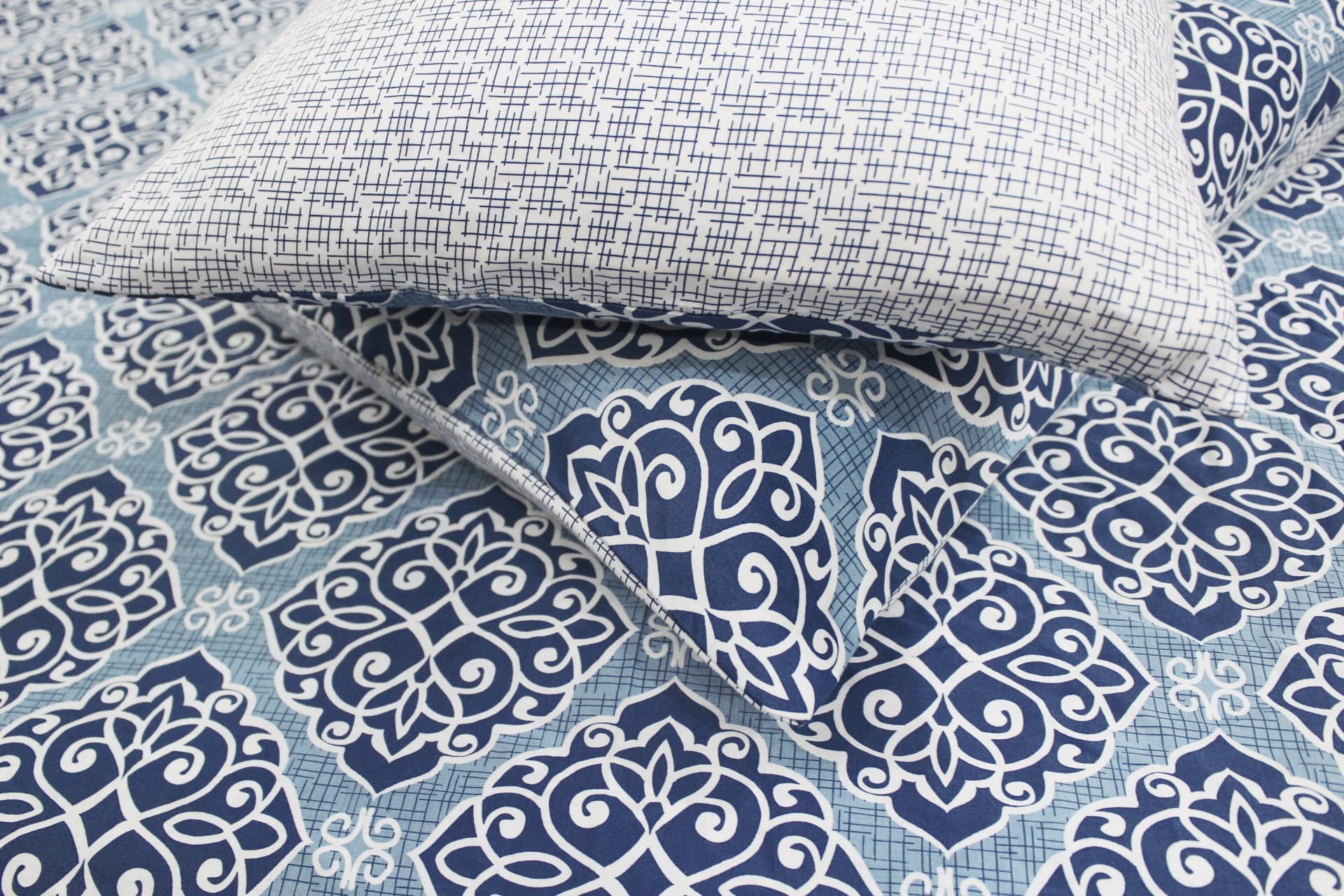 Soft Cotton Printed 300 TC Modern Satin Fitted Bedsheet In Blue At Best Prices
