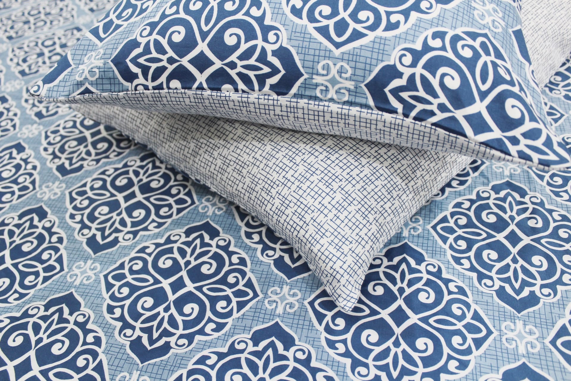 Soft Cotton Printed 300 TC Modern Satin Fitted Bedsheet In Blue At Best Prices