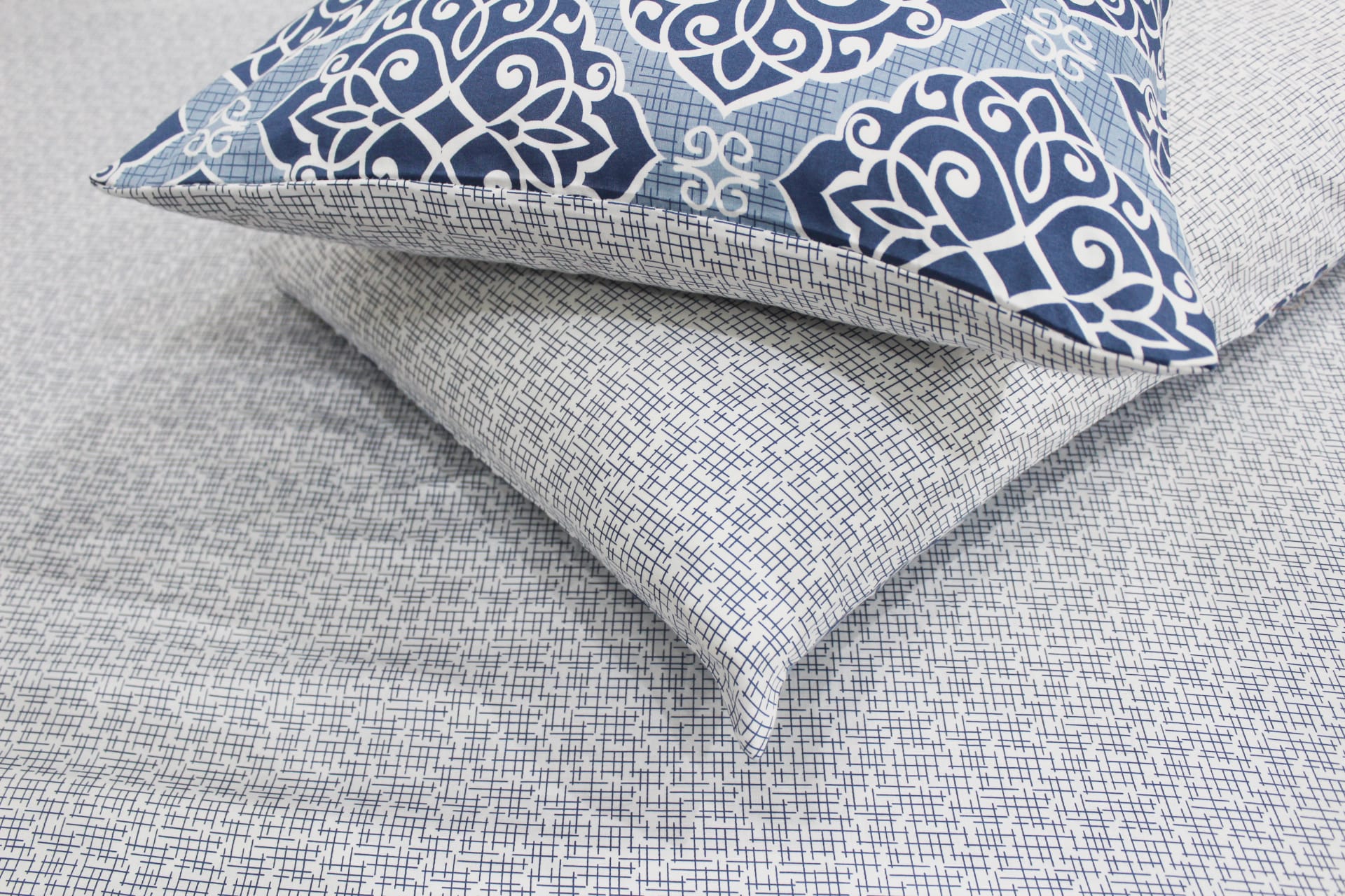 Soft Cotton Printed 300 TC Geometrical Satin Fitted Bedsheet In Blue At Best Prices