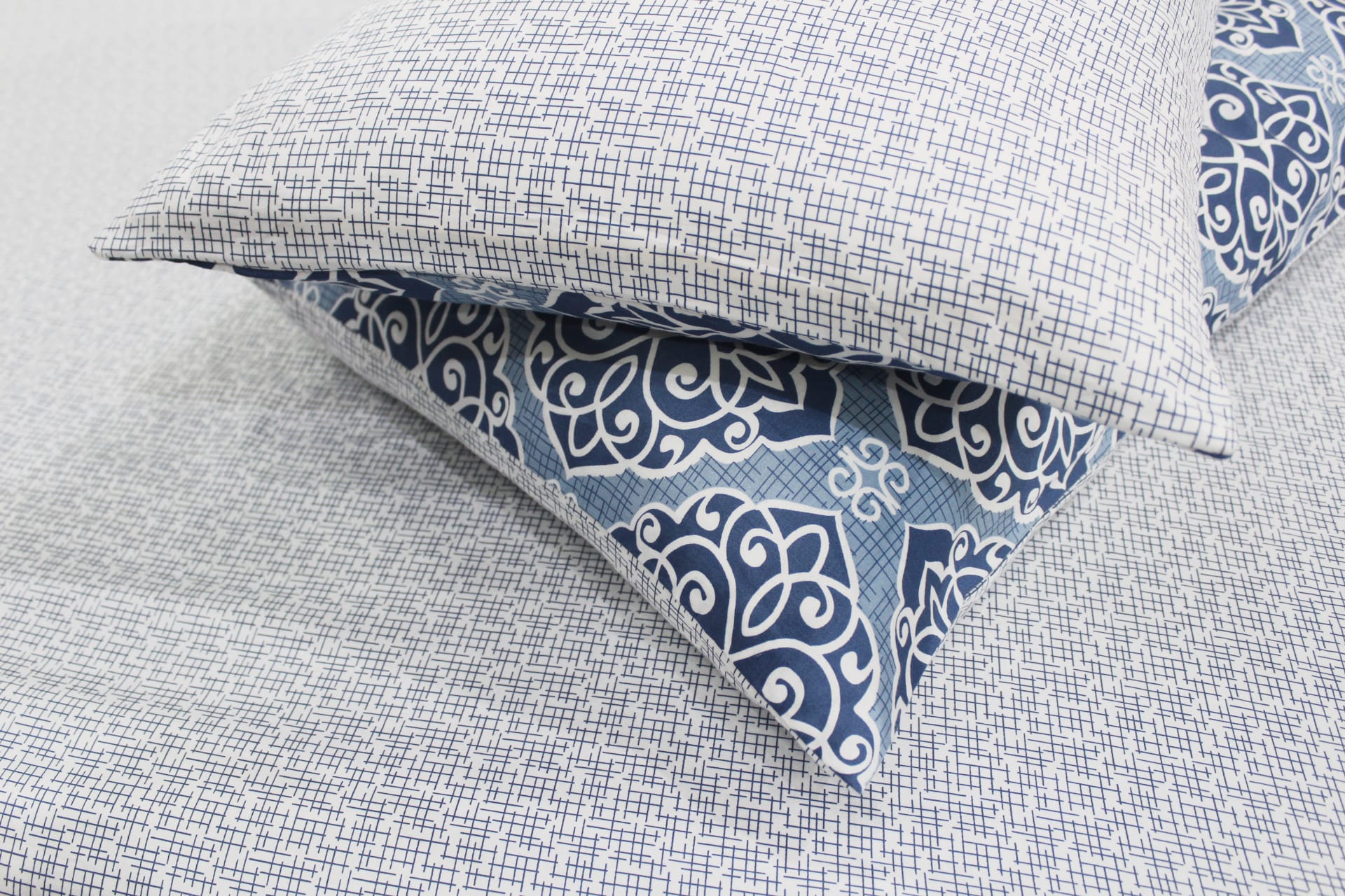 Soft Cotton Printed 300 TC Geometrical Satin Fitted Bedsheet In Blue At Best Prices