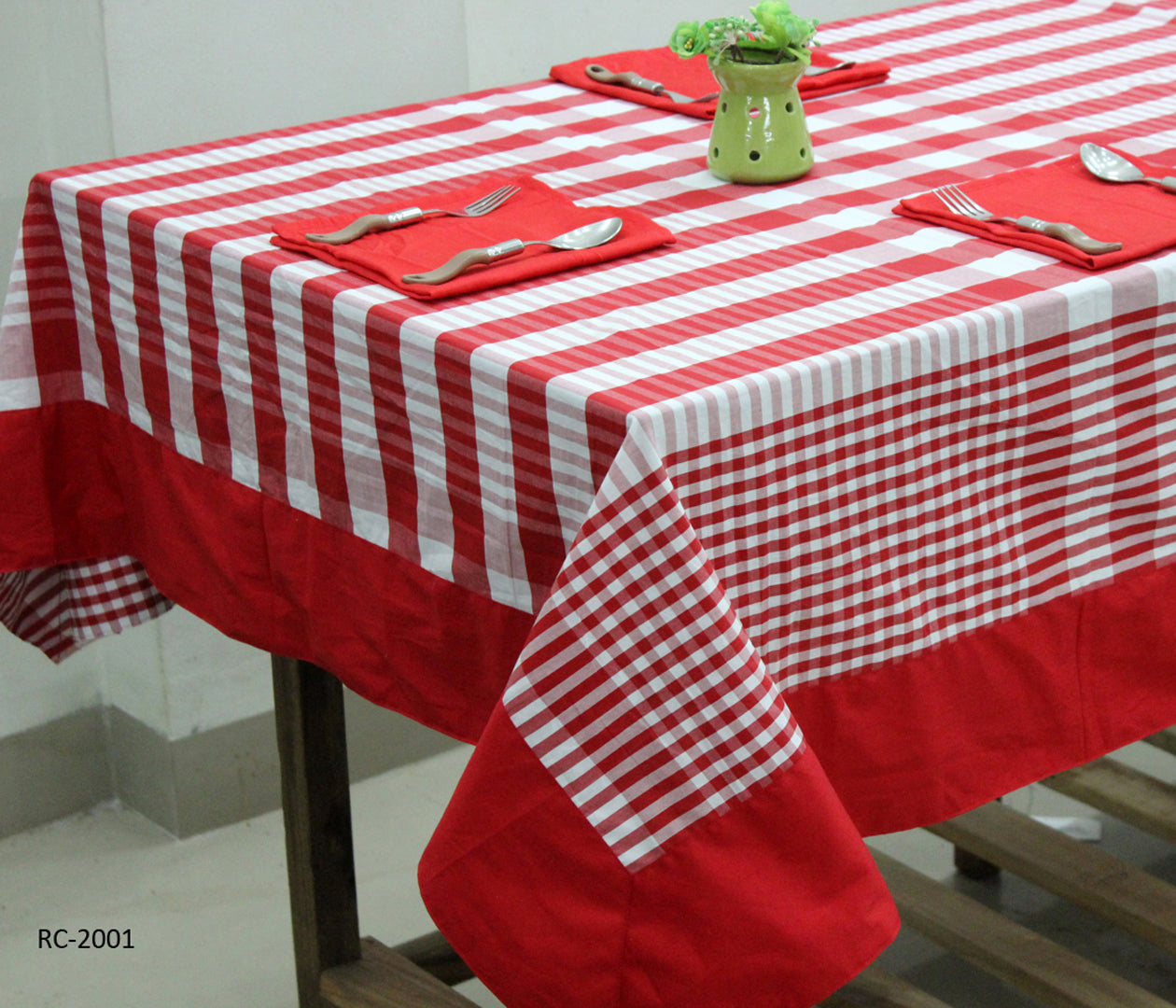 Prism Printed Cotton Check Table Cover (Red)