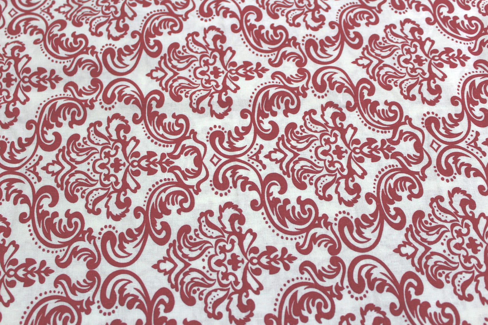 144 TC Damask Cotton Table Runner for 6 Seater Table in Maroon online