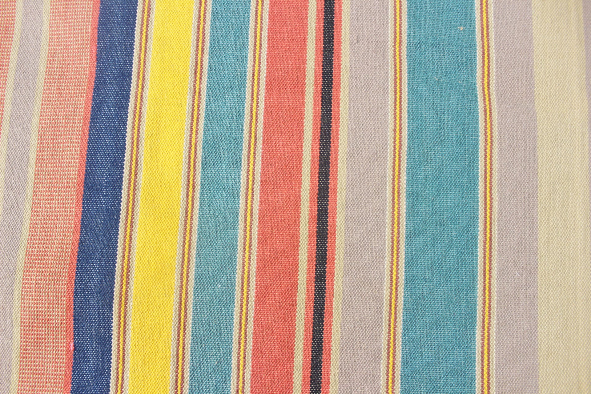 Elegant Alpha Woven 100% Cotton Handloom Bed Cover online in India