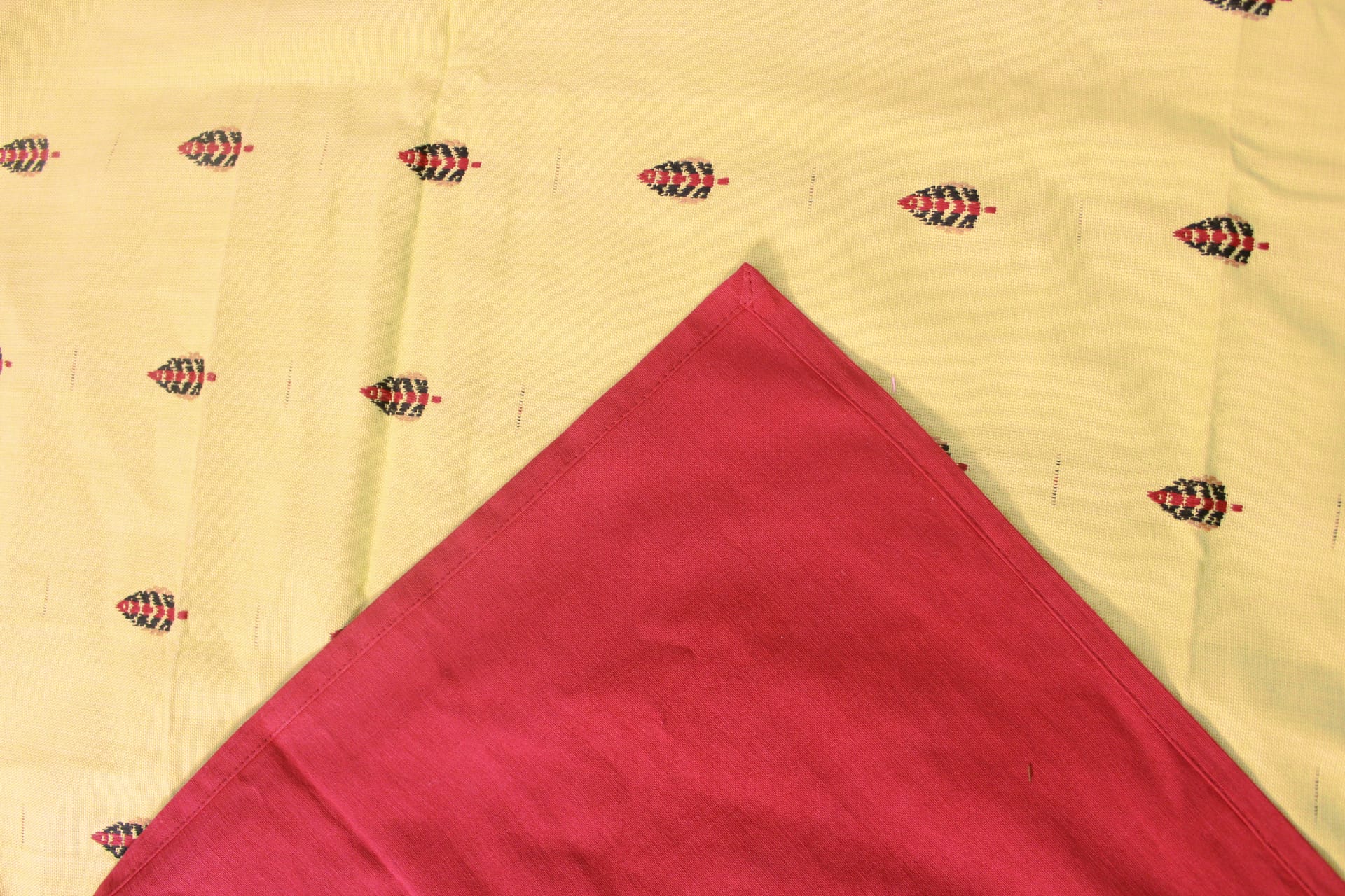 Elegant Alpha Woven 100% Cotton Handloom Bed Cover online in India